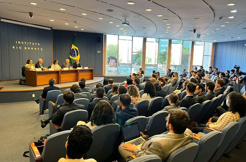 Presidente en Brasil brindó Conferencia, visitó el STF y firmó Convenio con la DPU