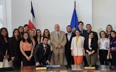 Reunión del Presidente Pérez Manrique con Pasantes y Visitantes Profesionales